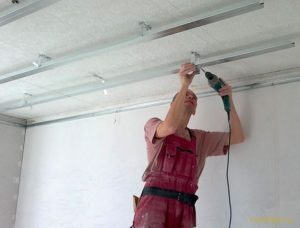 Комплексный ремонт потолка своими руками